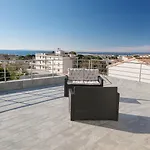 La Riviera *