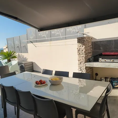Villa La Riviera